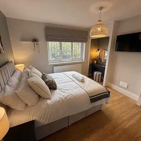 Homebird - Wayside Retreat - Sleeps 7 * Harrogate