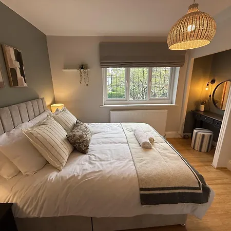 Homebird - Wayside Retreat - Sleeps 7