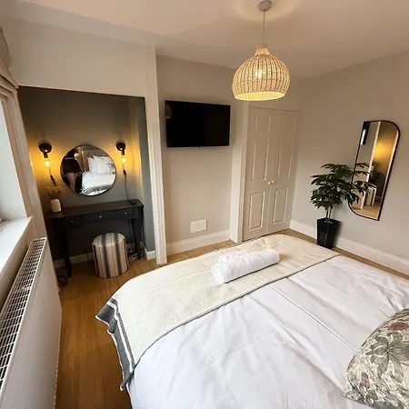 Homebird - Wayside Retreat - Sleeps 7